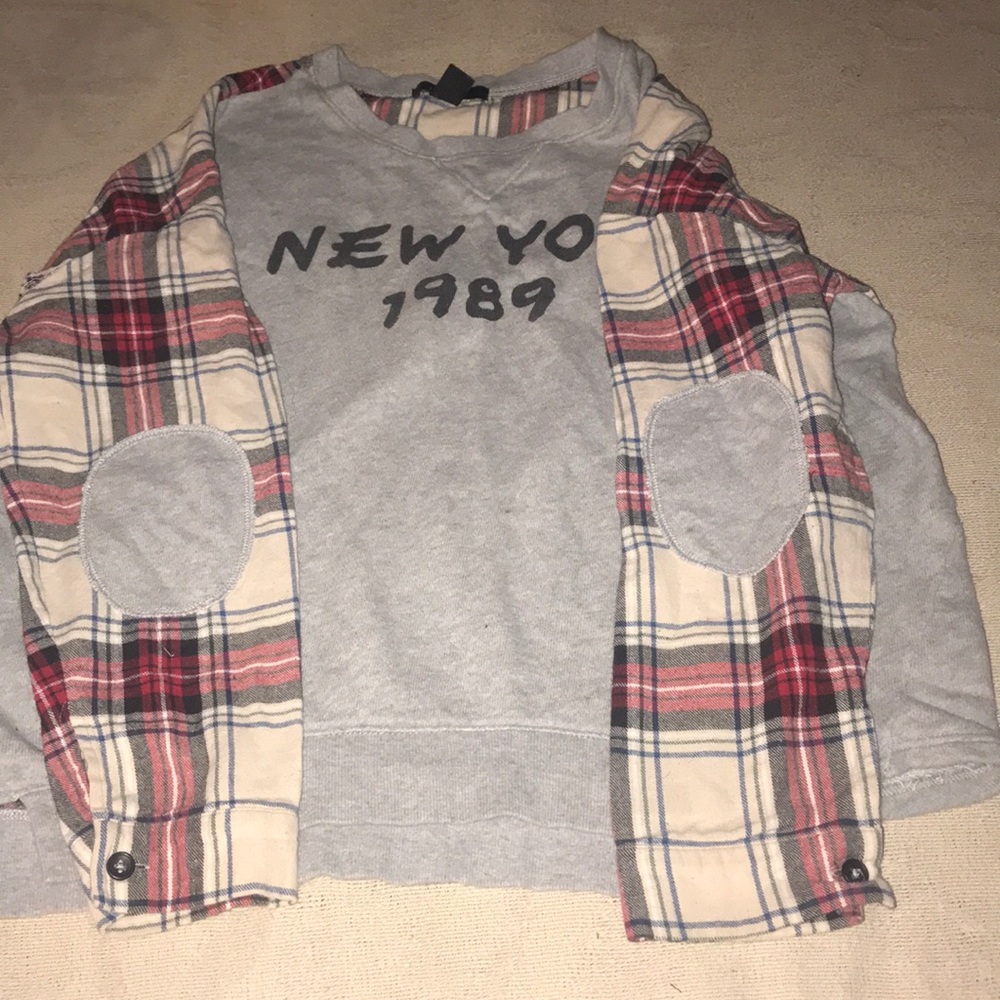 Sweatshirt - Picture 2 of 3